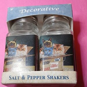 Decorative Cat-Themed Salt & Pepper Shakers